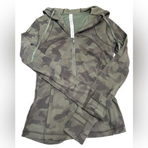 Lululemon Athletica Size 6 Define Jacket Camo